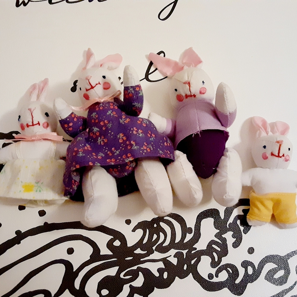 Cute Mushroom House with Bunny Dolls - Picture 3 of 6
